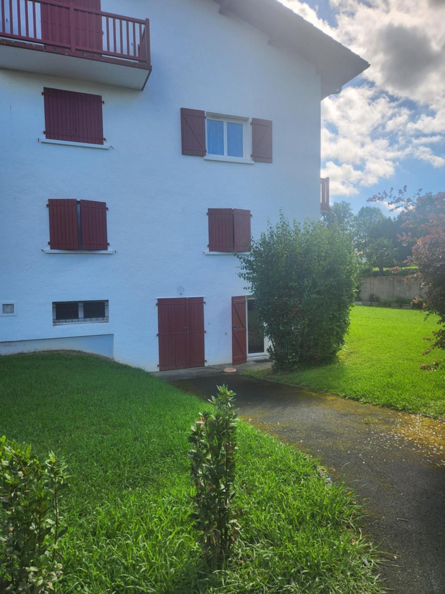 Studio Sur Les Fleuristes Cambo-les-Bains Exterior photo